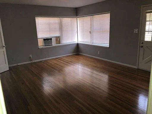 12103 Woodbridge St — Photo 3