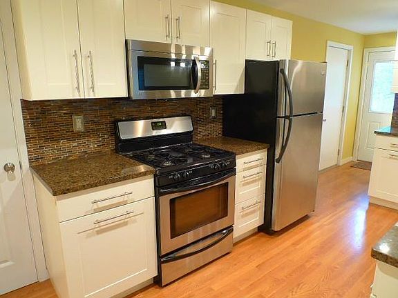 4th image of 1709 Southwood Ave