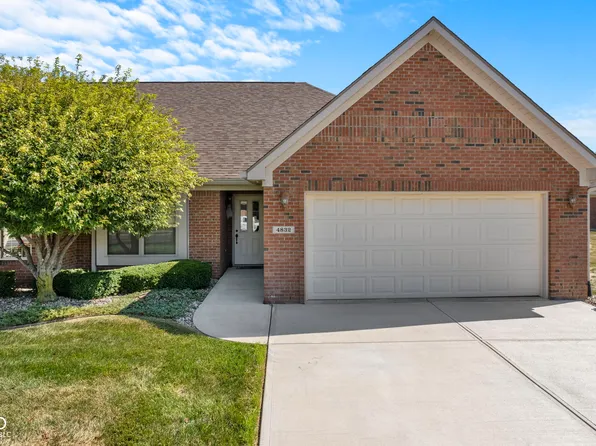 4832 W Harrisburg Ct, New Palestine, IN 46163