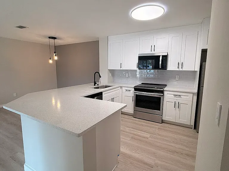 4002 Crockers Lake Blvd — Photo 14