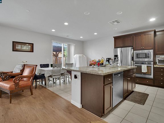 5th image of 173 Willowrun Way