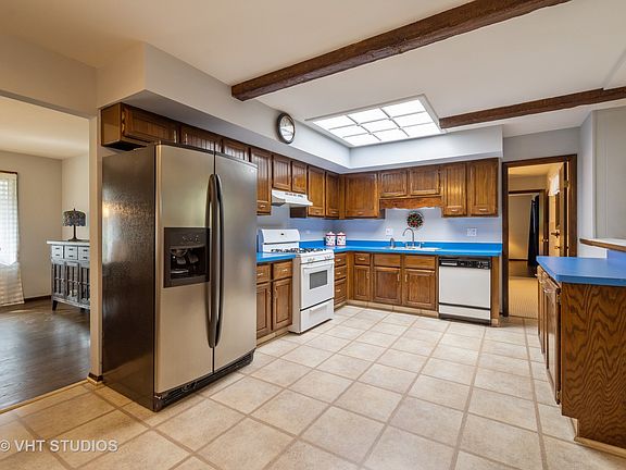 5th image of 1710 N Aspen Dr