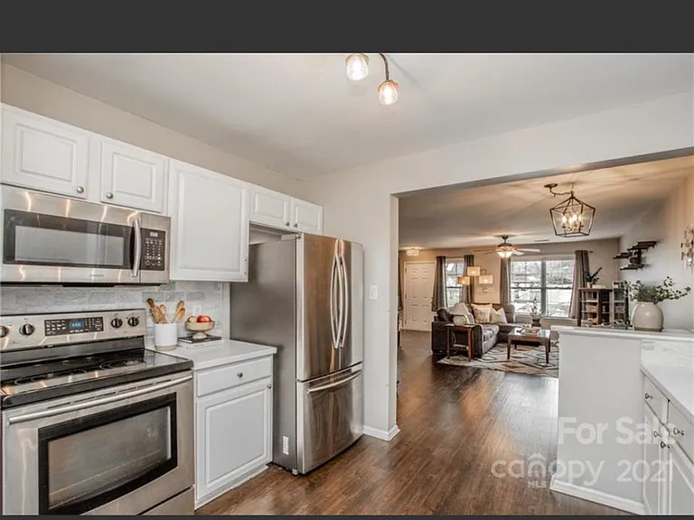 7138 Tom Castain Ln — Photo 5