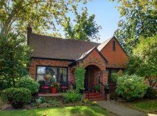 2430 D St, Sacramento, CA 95816