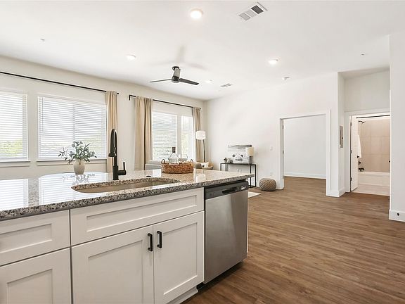 4th image of 1811 Webberville Rd #1209