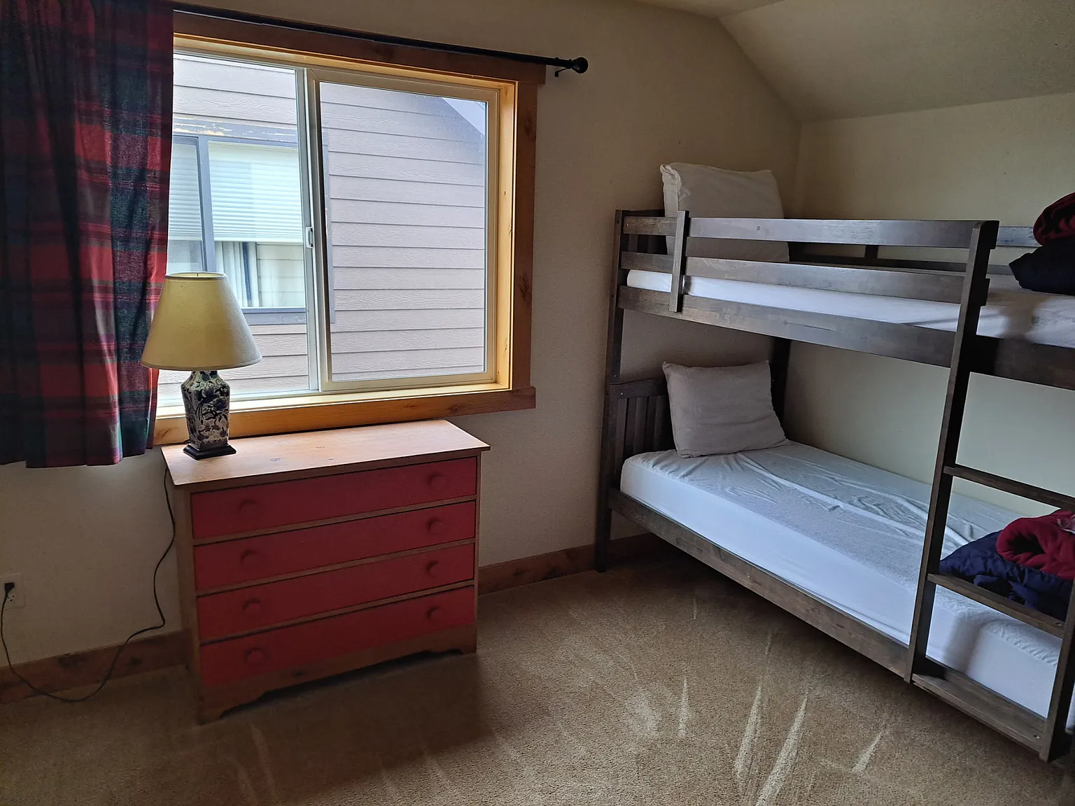2 bed, 800 sqft, $1,600 — Photo 3