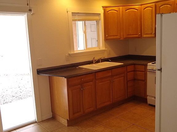 2nd image of 8174 Dodie St #E
