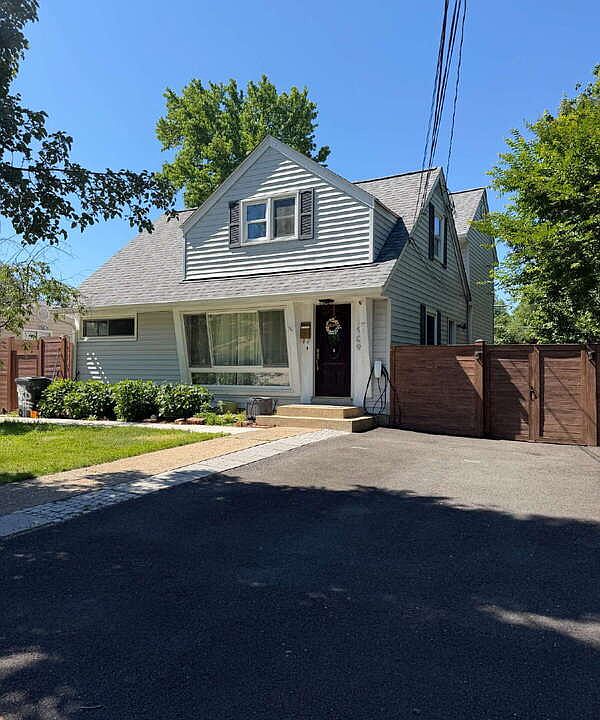 1st image of 1909 Rollins Dr