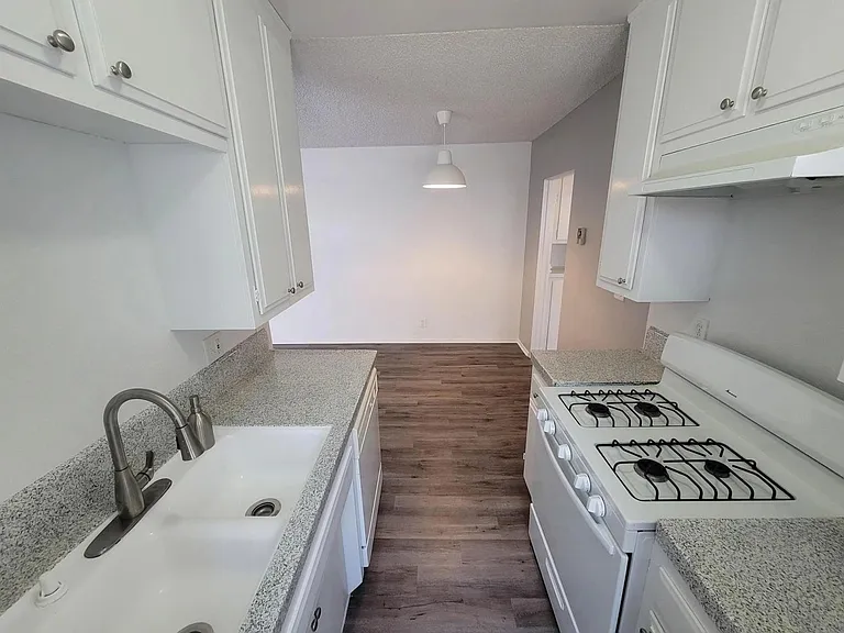 3731 S Canfield Ave #5 — Photo 3