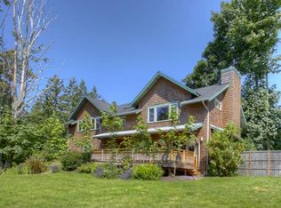 1560 Parkview Dr NE, Bainbridge Island, WA 98110