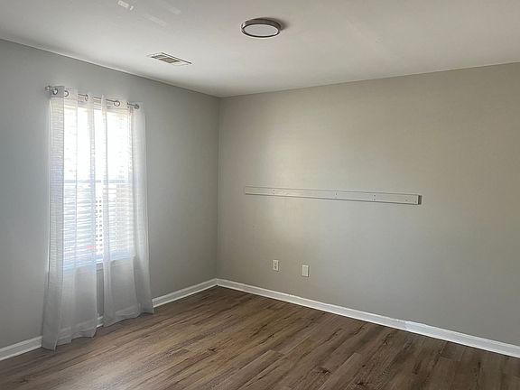 4th image of 230 Katelyn Cir
