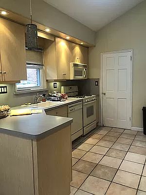 3rd image of 5-46 117th St