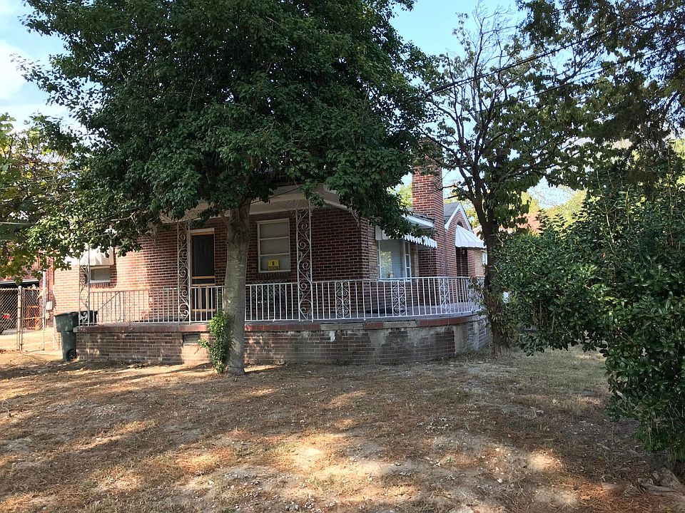 Porch around the side of the house