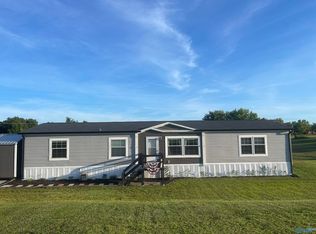 68 Burroughs Loop, Scottsboro, AL 35769