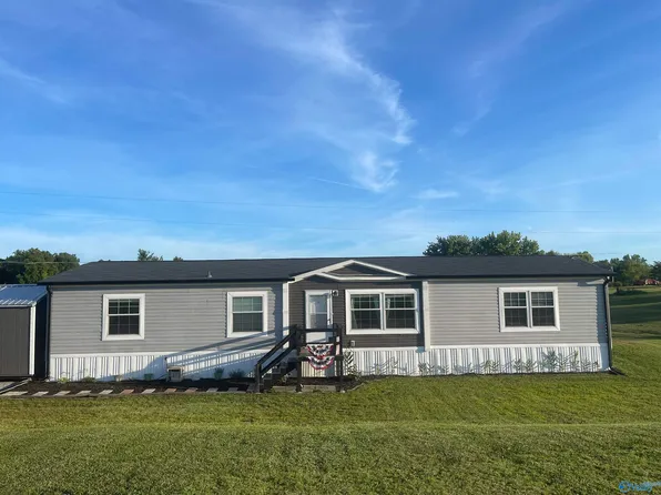 68 Burroughs Loop, Scottsboro, AL 35769