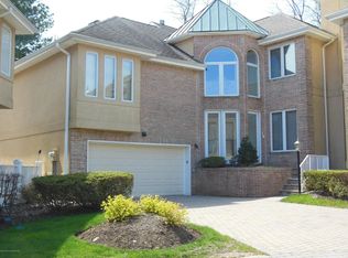 44 Blackhawk Ct, Holmdel, NJ 07733