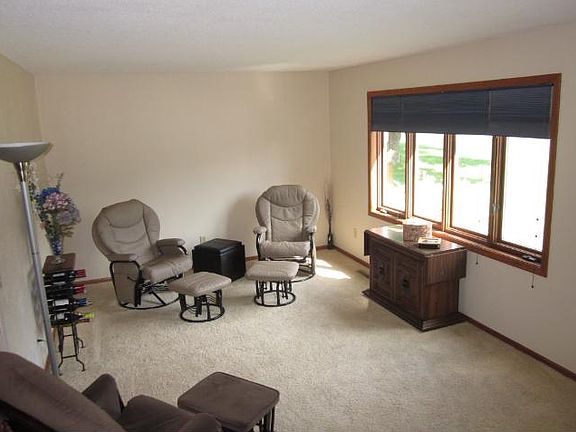 4th image of 2417 Crestmount Ln