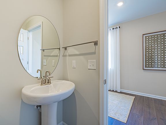 5th image of 1101 Mountain Crown St