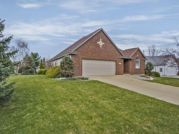 3rd image of 3035 Crestbrooke Dr
