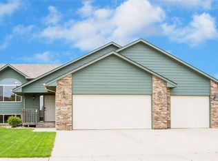 1015 N Poplar Ave, Tea, SD 57064