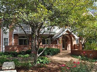 29 Country Club Ter, Saint Louis, MO