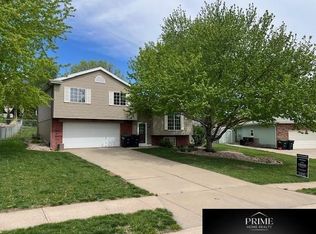 20206 Cleveland Cir, Elkhorn, NE 68022