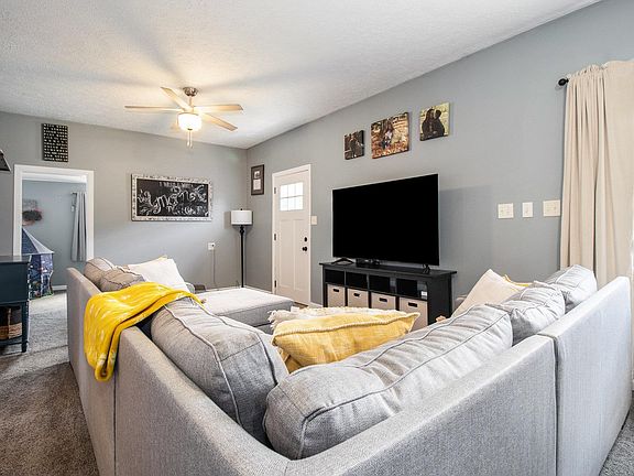 4th image of 211 Monmoor Ave