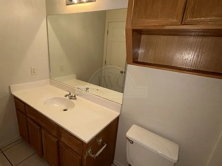 912 McDaniel Cir — Photo 21