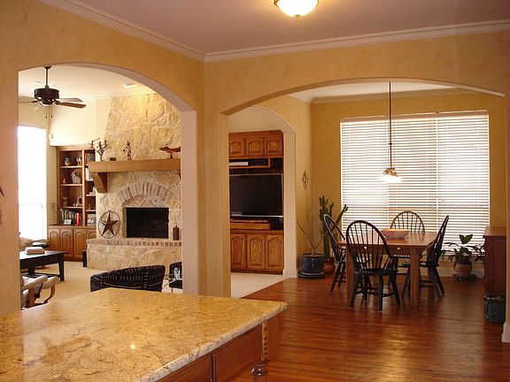 2nd image of 1604 Pine Hollow Dr