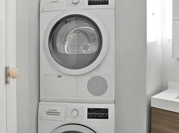 330 East 38th Street image 11 of 24