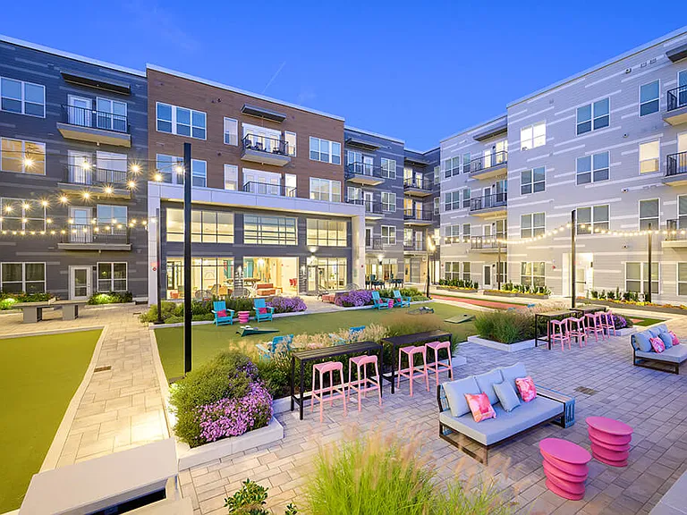 V2 Apartments — Photo 40