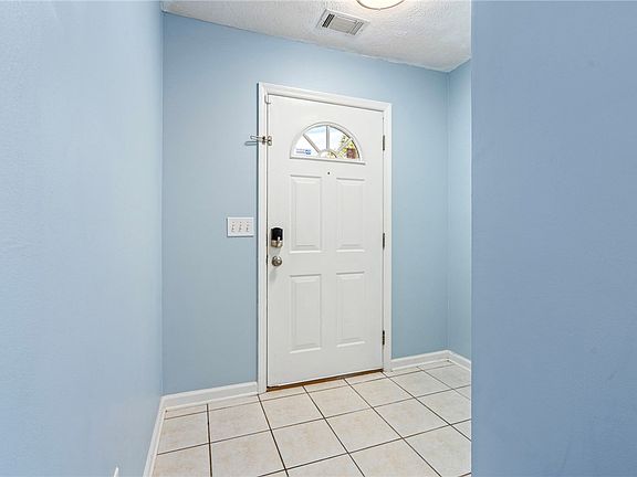 3rd image of 1477 N Donahue Dr APT 205