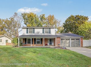 4774 Grandwoods Dr, Lansing, MI 48917