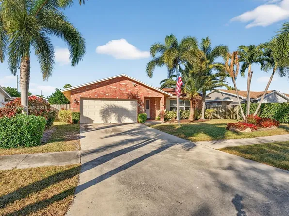 2691 SW 11th Pl, Deerfield Beach, FL 33442