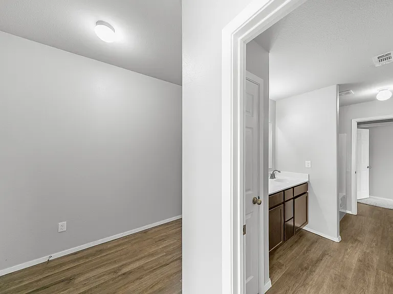 1650 King Rd — Photo 20