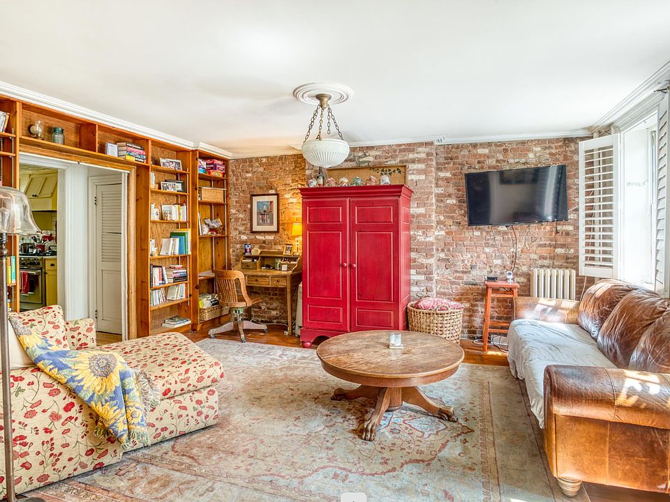 1st image of 115 Bergen St #1