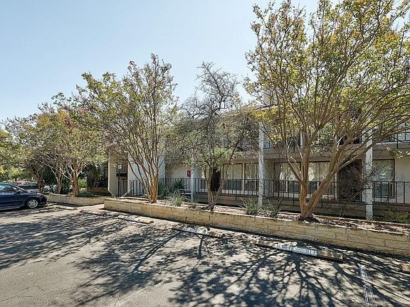 2nd image of 6910 Hart Ln APT 907