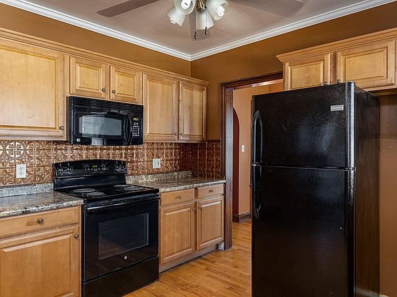 2nd image of 303 W Forest Ave
