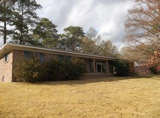 324 Hillcrest Dr, Laurel, MS 39440