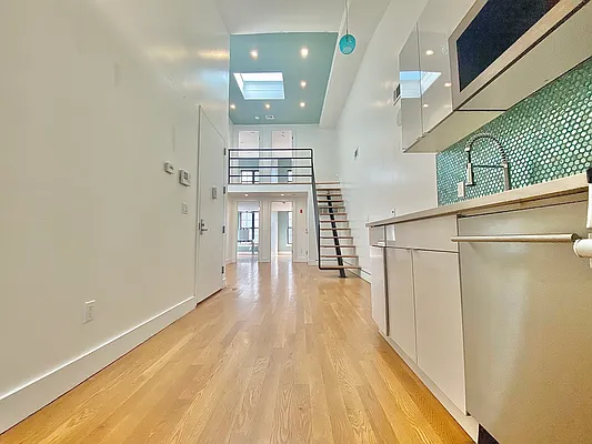 Rented by Doorway NYC, LLC | media 1