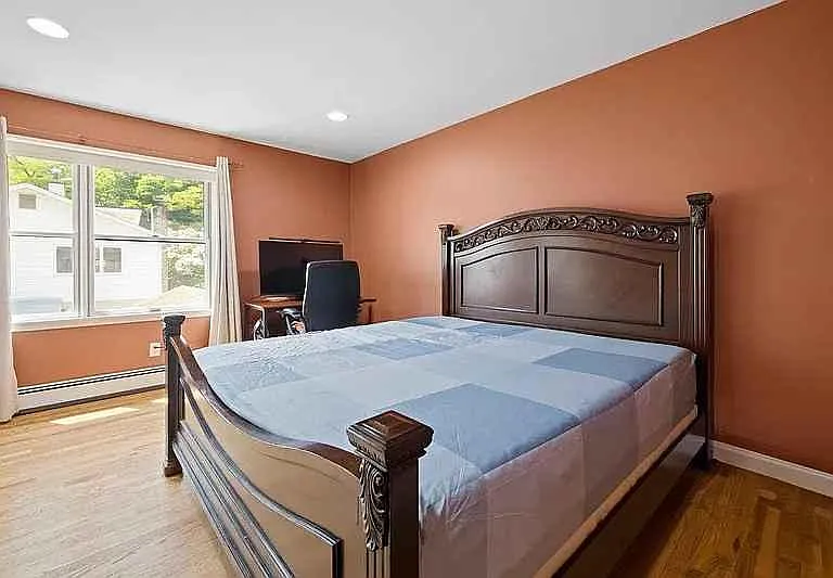 286 Gilbert Ave — Photo 8