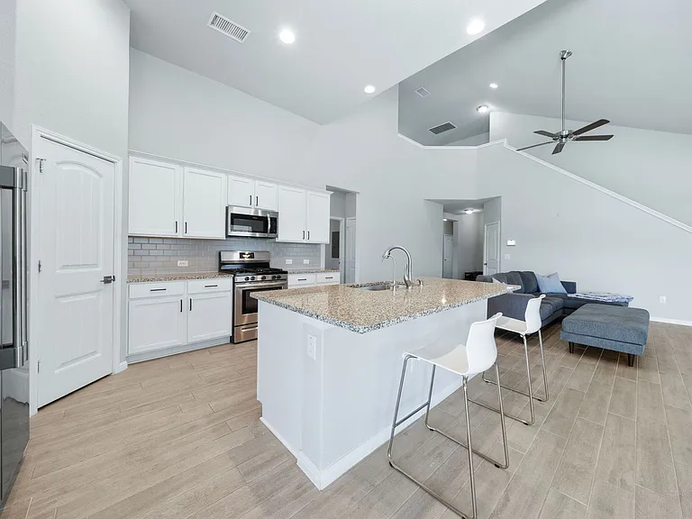 2412 Star Hill Rnch — Photo 15