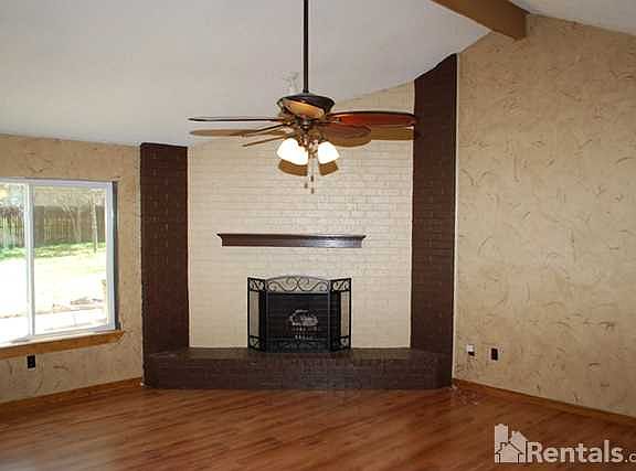 3rd image of 2440 Meadow Creek Dr