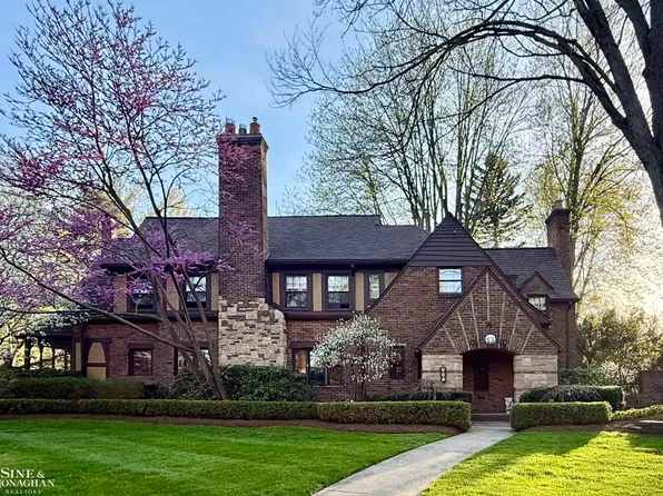 847 Whittier Rd, Grosse Pointe Park, MI 48230