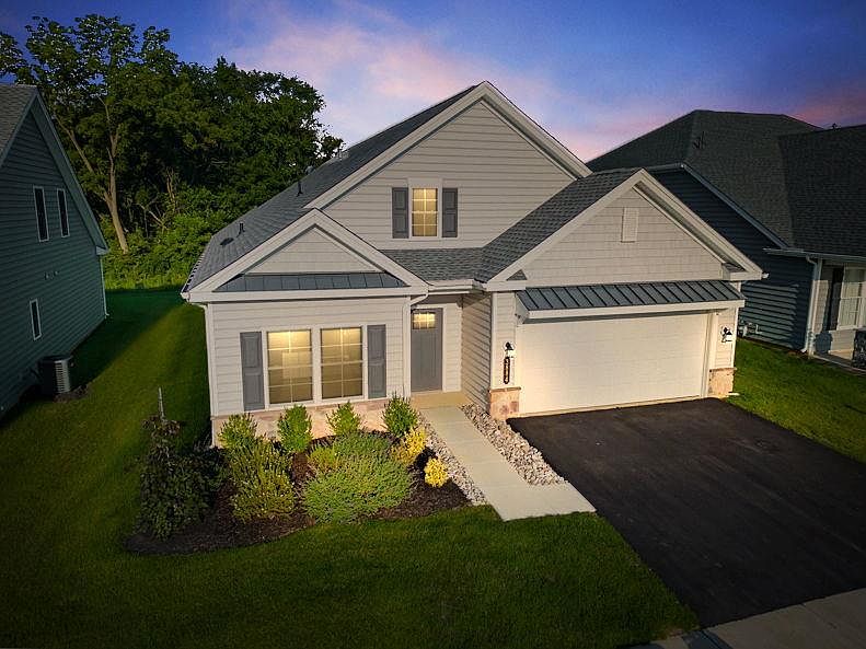 3884 Independence Dr