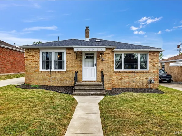 28 Parkview Ter, Cheektowaga, NY 14225