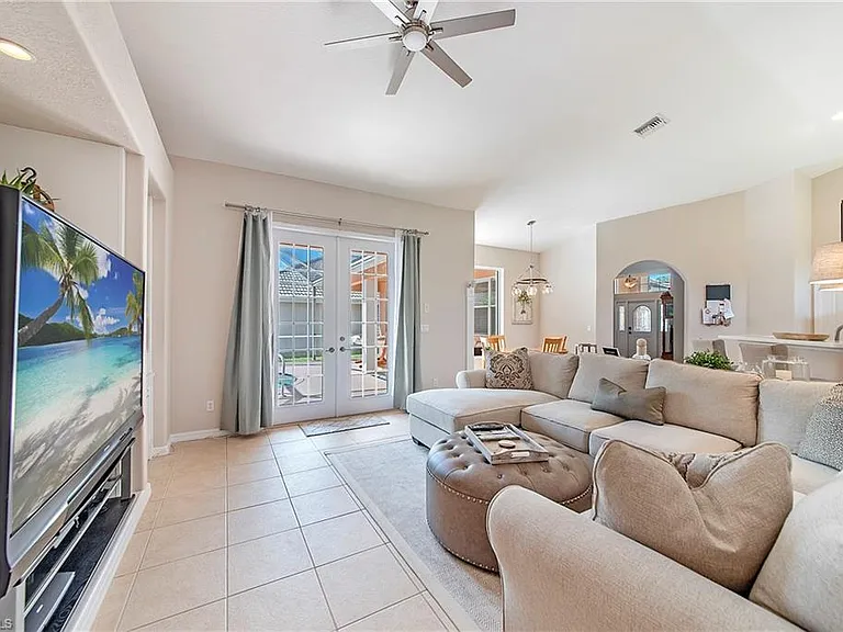1032 Tivoli Ln — Photo 4