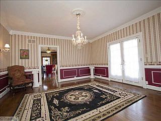 4th image of 617 Willoughby Blvd