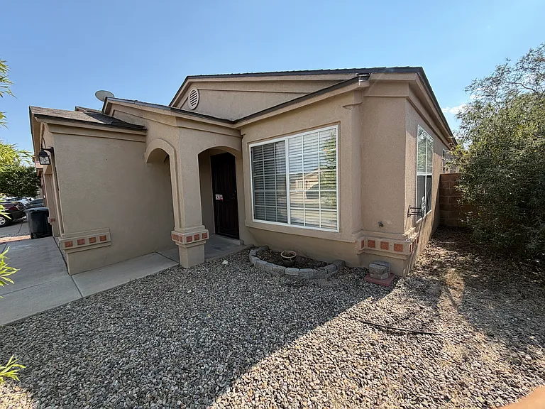 635 Painted Sky Pl NW — Photo 2