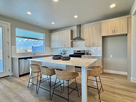 2nd image of 2746 W 2775 N #149